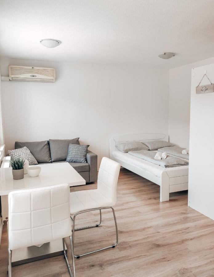 Studio Apartment Sanya Ljubljana Exterior photo